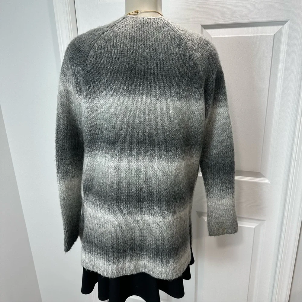 GAP cardigan open front long sleeve gray graduated colored sweater Small S